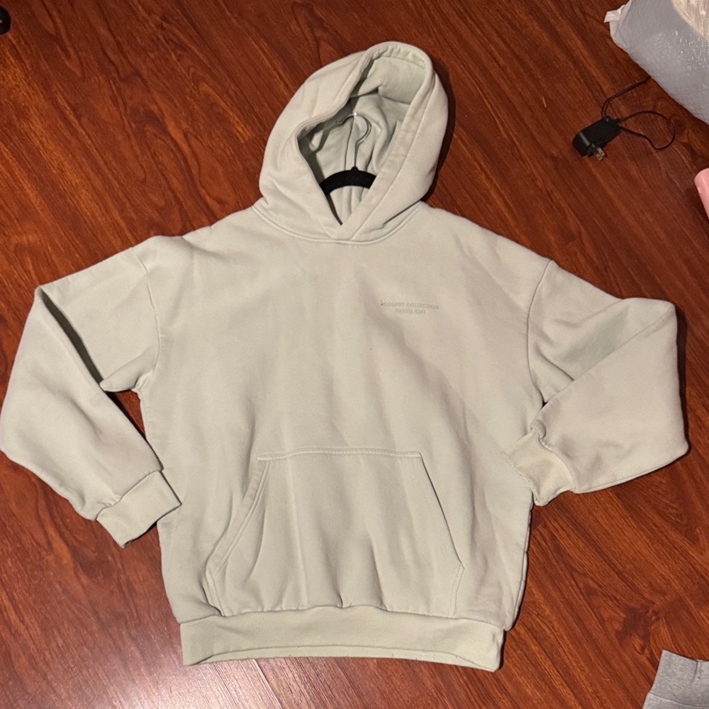 Comfort pastel edit green hoodie. Size XL